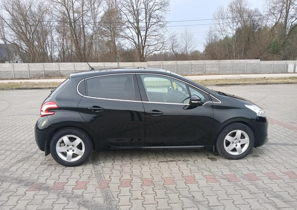 Peugeot 208 cena 29800 przebieg: 106000, rok produkcji 2015 z Niemodlin małe 121